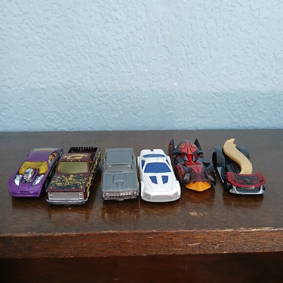 Hot Wheels Mattel Lot 36 Cars w/ Carrying Case Holds 100 Cars - Picture 11 of 16